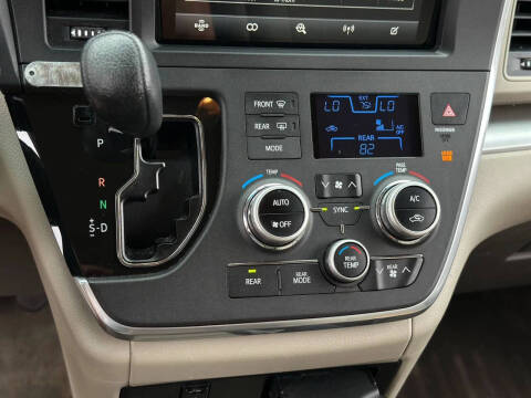 2015 Toyota Sienna L 7-Passenger