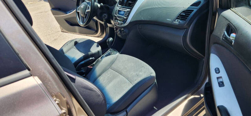 2013 Hyundai Accent SE