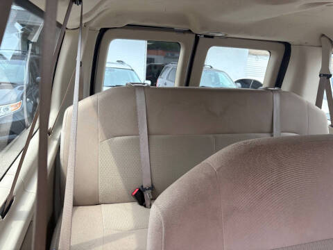 2013 Ford E-Series E-350 SD XLT