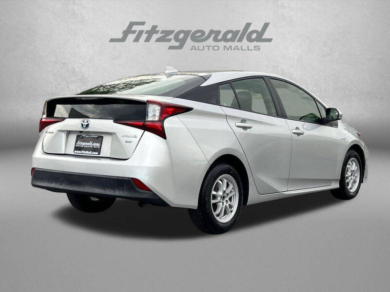 2022 Toyota Prius LE