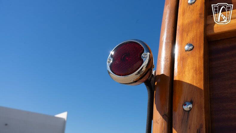 1946 Ford Super Deluxe