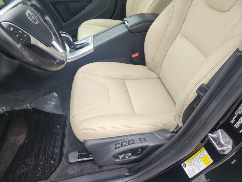 2017 Volvo V60 T5 Premier