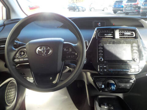 2022 Toyota Prius LE