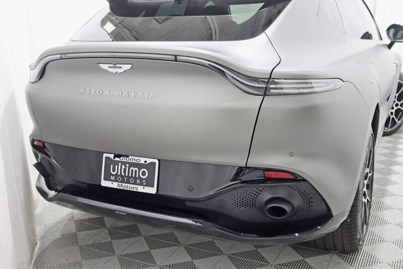 2021 Aston Martin DBX