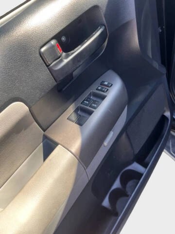 2013 Toyota Sequoia SR5
