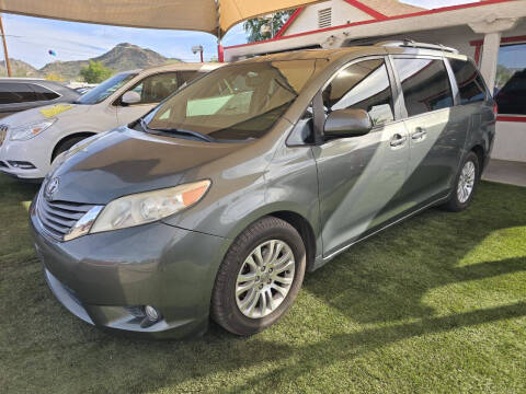 2013 Toyota Sienna XLE 8-Passenger