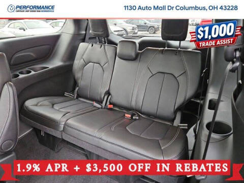 2026 Chrysler Pacifica Select
