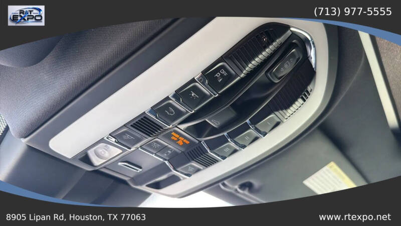 2017 Porsche Cayenne Platinum Edition
