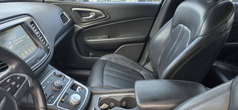 2017 Chrysler 200 Limited Platinum