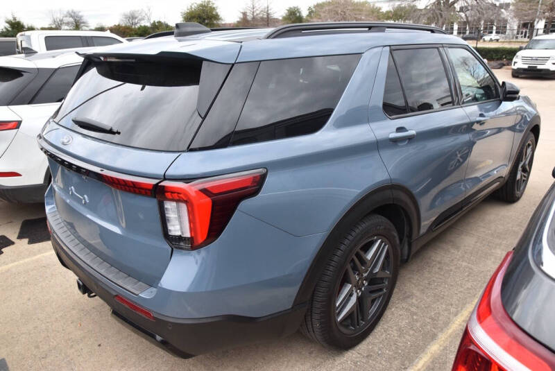 2025 Ford Explorer ST-Line
