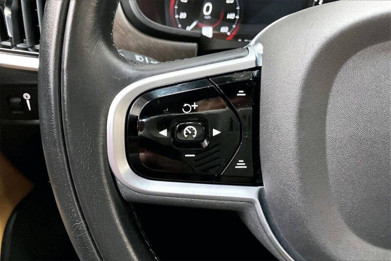 2020 Volvo V90 Cross Country T6