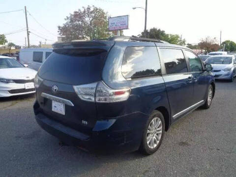 2012 Toyota Sienna XLE 8-Passenger