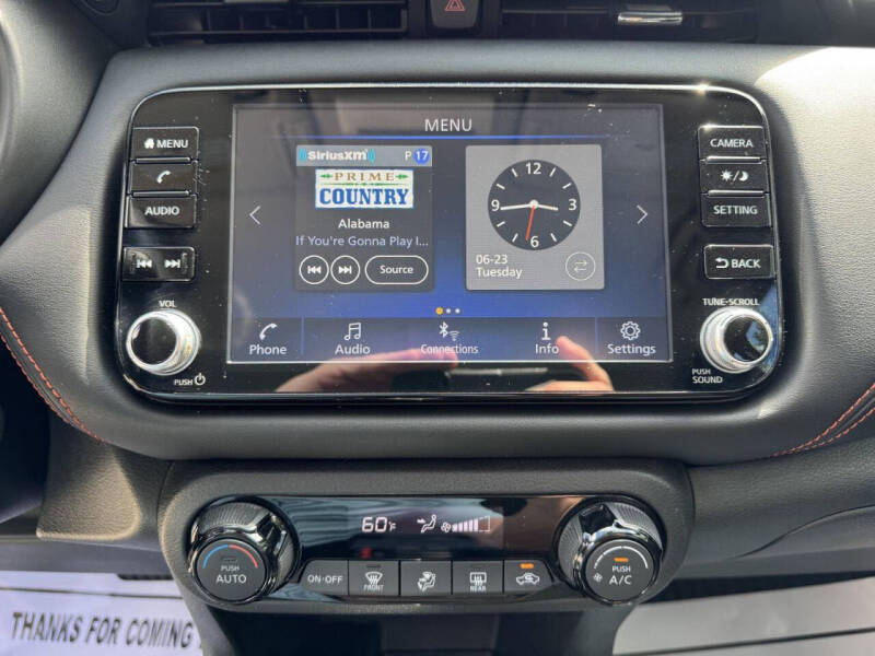2021 Nissan Kicks SR