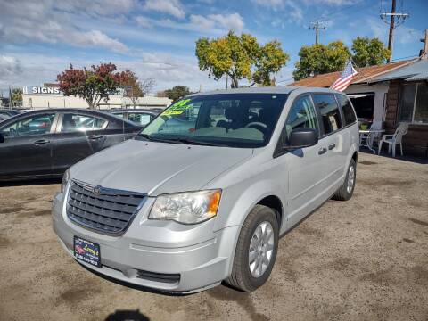 2008 Chrysler Town and Country for sale at Larry's Auto Sales Inc. in Fresno CA