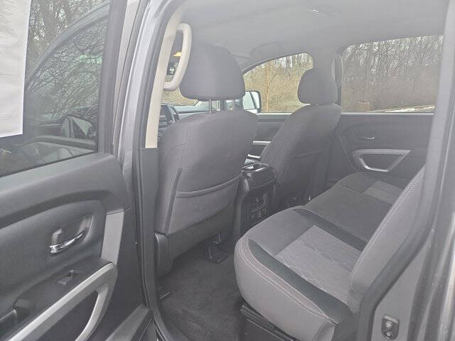 2024 Nissan Titan XD SV