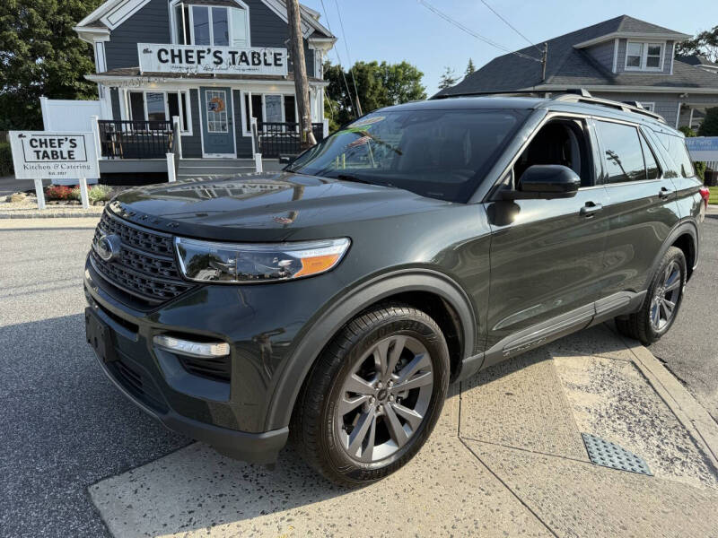 2022 Ford Explorer XLT's photo