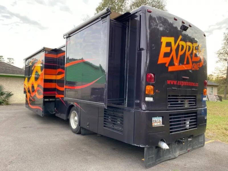 2000 Freightliner XC Chassis