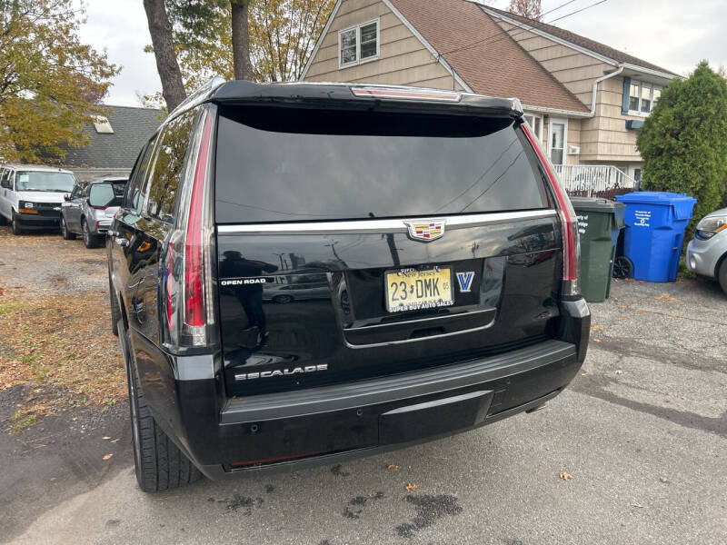 2018 Cadillac Escalade Luxury