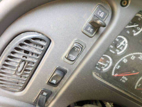 2006 Freightliner M2 106