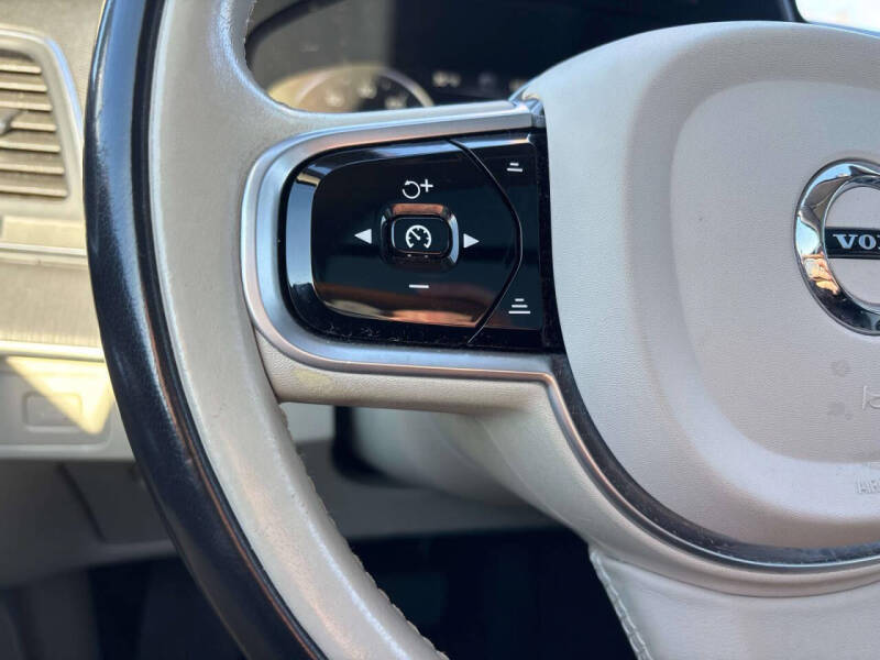 2020 Volvo XC90 T5 Momentum