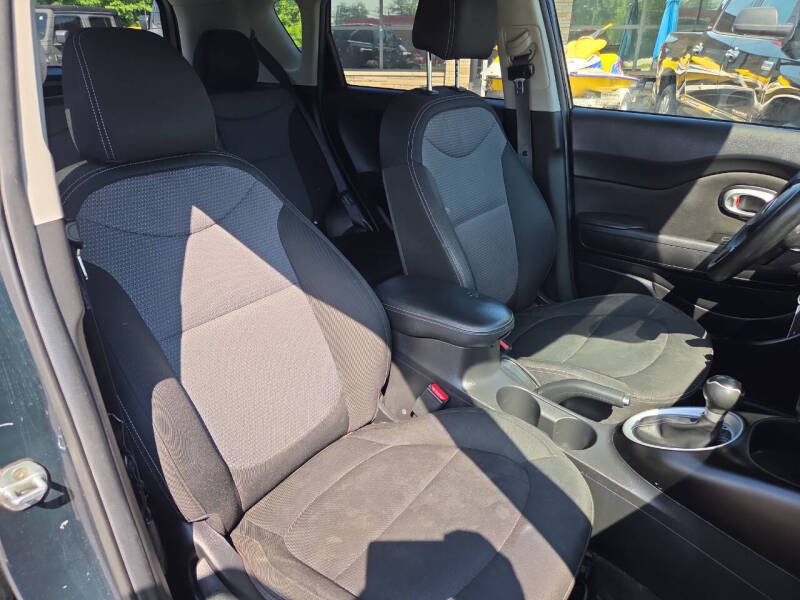 2017 Kia Soul +