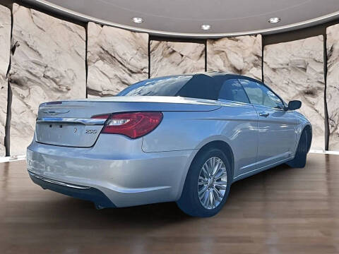 2012 Chrysler 200 Limited
