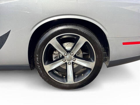 2015 Dodge Challenger R/T Plus Shaker