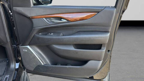 2018 Cadillac Escalade Standard