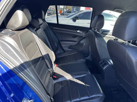 2016 Volkswagen Golf R 4Motion