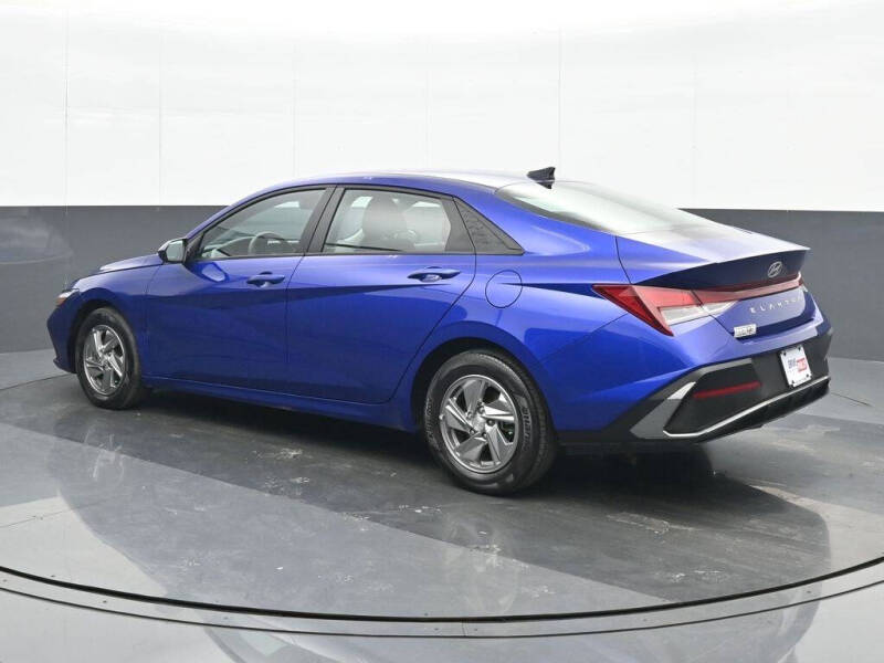 2025 Hyundai Elantra SE