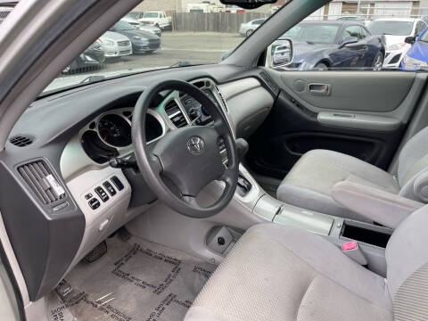 2005 Ford Freestyle for sale at Alhamadani Auto Sales-Tacoma in Tacoma WA