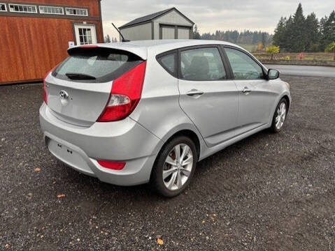 2012 Hyundai Accent SE