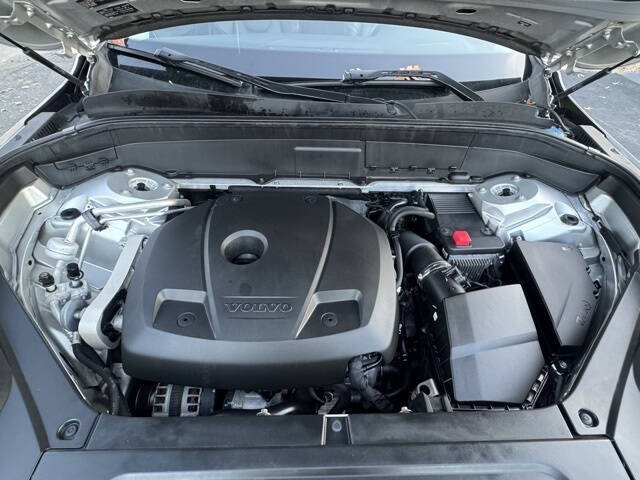 2018 Volvo XC90 T5 Momentum 5-Passenger