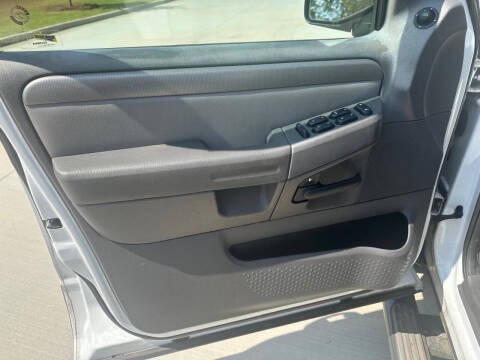 2004 Ford Explorer XLT