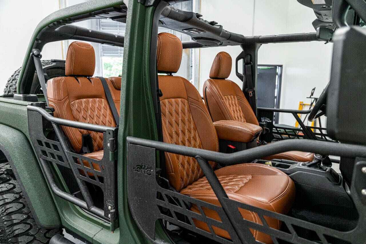2018 JEEP Wrangler SUV / Crossover - $47,999