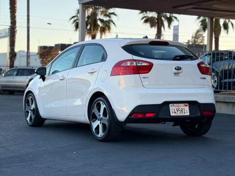 2013 Kia Rio 5-Door SX