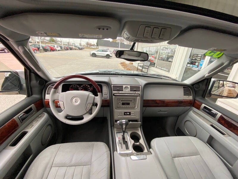 2005 Lincoln Navigator Luxury