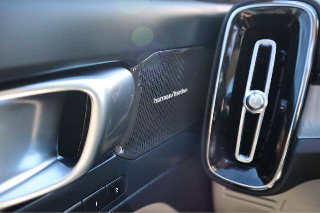 2023 Volvo XC40 B5 Ultimate Bright Theme