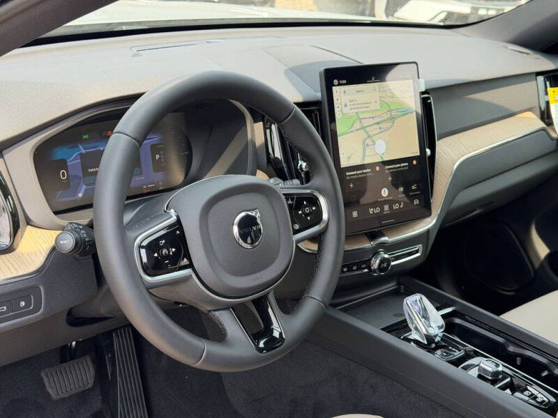 2026 Volvo XC60 T8 Plus