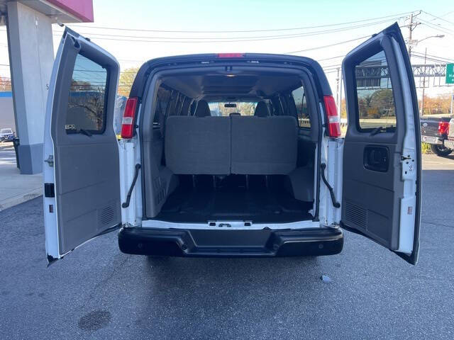 2022 Chevrolet Express LS 3500