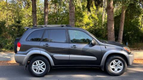 2003 Toyota RAV4 for sale at CLEAR CHOICE AUTOMOTIVE in Milwaukie OR