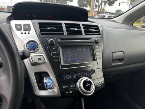 2012 Toyota Prius v Three