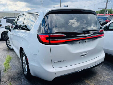2023 Chrysler Pacifica Touring L