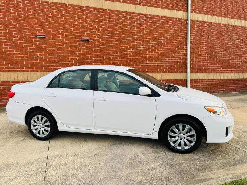 2012 Toyota Corolla LE photo 5