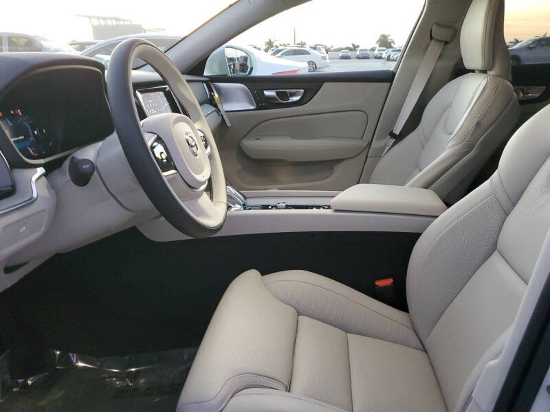 2026 Volvo V60 Cross Country B5 Ultra