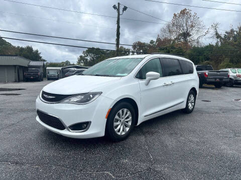2017 Chrysler Pacifica Touring-L