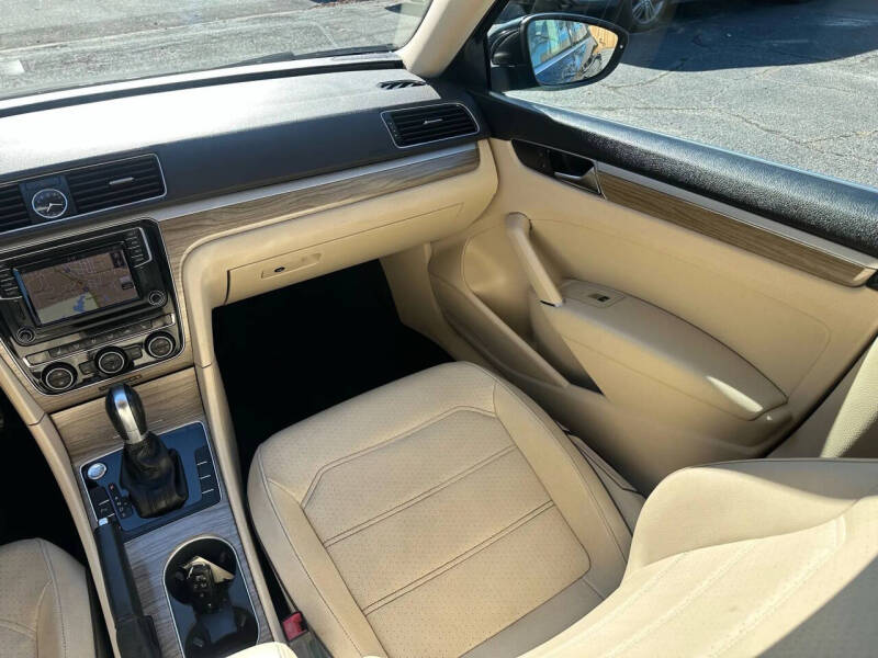 2017 Volkswagen Passat 1.8T SE