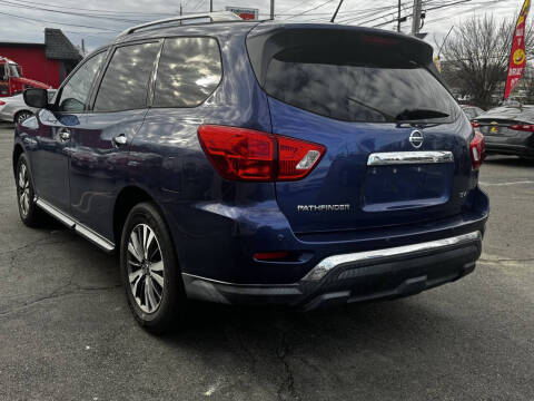 2017 Nissan Pathfinder SL