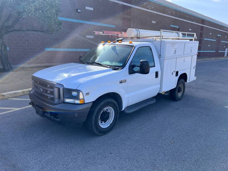 2002 Ford F-350 Super Duty for sale at Bogie's Motors in Saint Louis MO