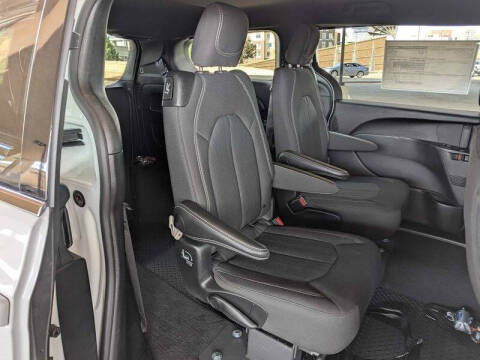 2024 Chrysler Pacifica Touring